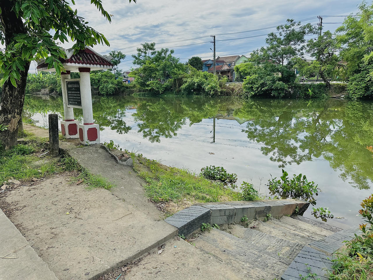 Đầu xuân thăm Nhà lưu niệm Bác Hồ ở làng Dương Nỗ