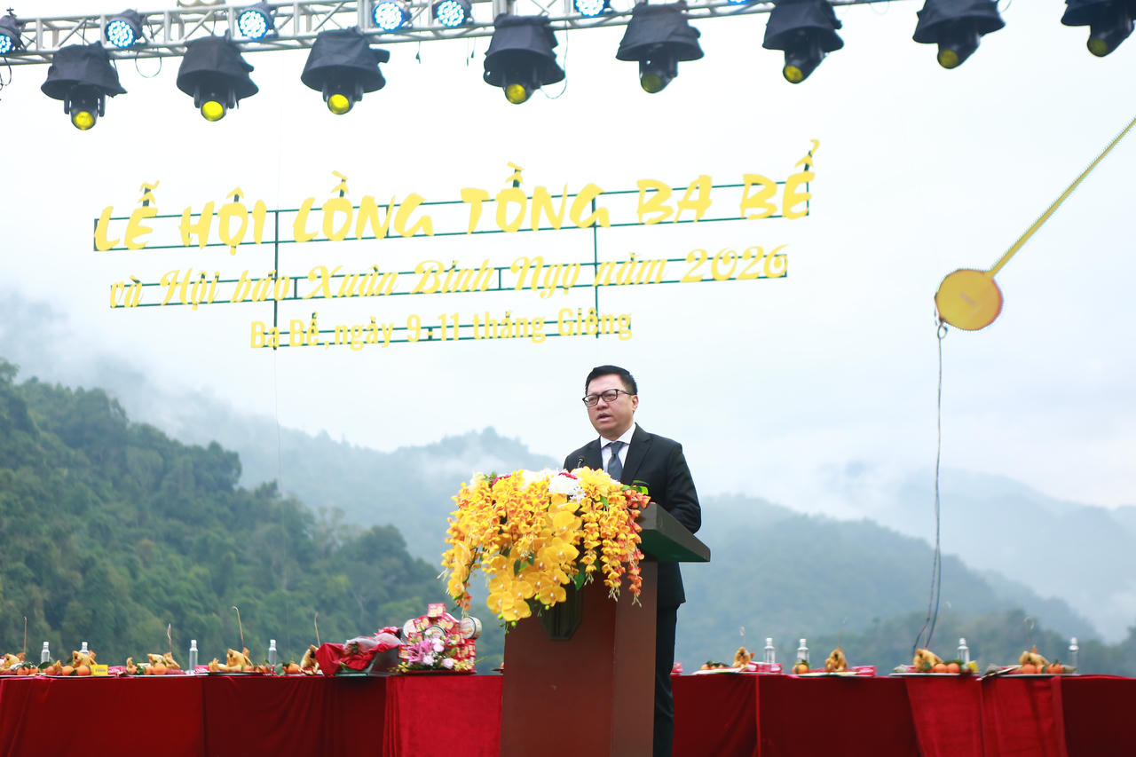 Ông&nbsp;Lê Quốc Minh, Ủy viên Trung ương Đảng, Phó Trưởng Ban Tuyên giáo và Dân vận Trung ương, Tổng Biên tập Báo Nhân Dân, Chủ tịch Hội Nhà báo Việt Nam&nbsp;phát biểu tại lễ hội Lồng Tồng Ba Bể và Hội Báo Xuân 2026.