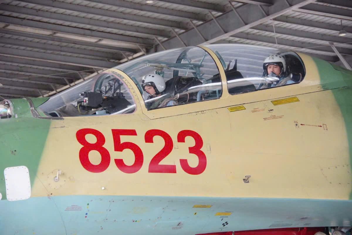 Phi công Trung đoàn 925 sẵn sàng cất cánh thực hiện ban bay đầu Xuân.