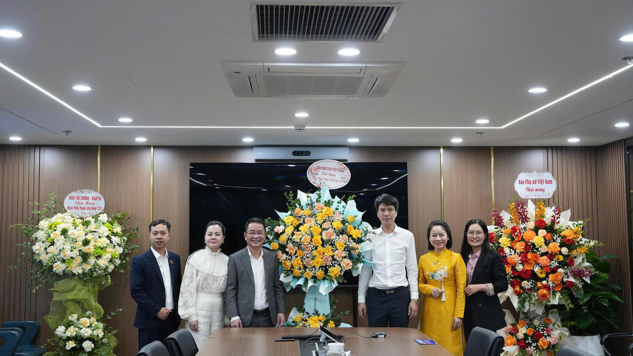 Tổng Biên tập Báo Pháp luật Việt Nam chúc mừng ngành Y tế nhân kỷ niệm 71 năm Ngày Thầy thuốc Việt Nam