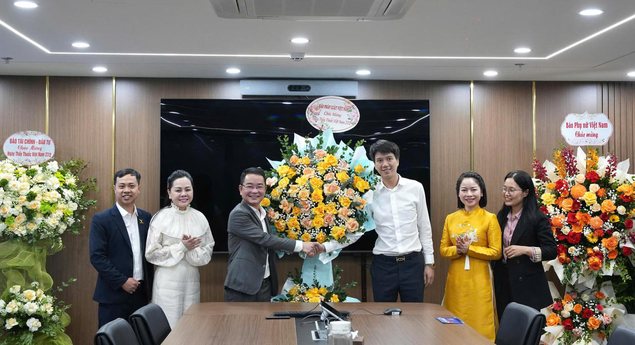 Tổng Biên tập Báo Pháp luật Việt Nam chúc mừng ngành Y tế nhân kỷ niệm 71 năm Ngày Thầy thuốc Việt Nam