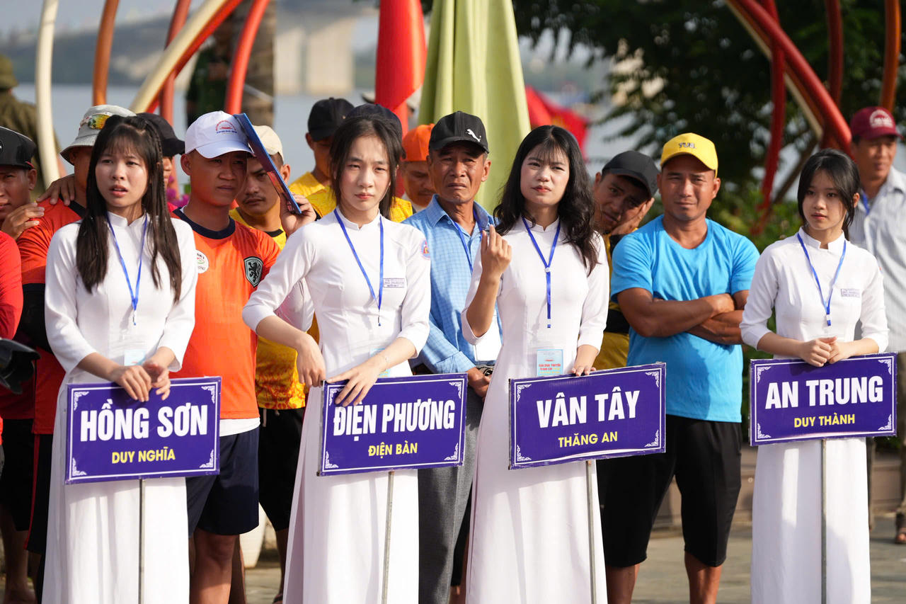 Đà Nẵng: Rộn ràng đua thuyền trên sông Thu Bồn dịp đầu Xuân Bính Ngọ