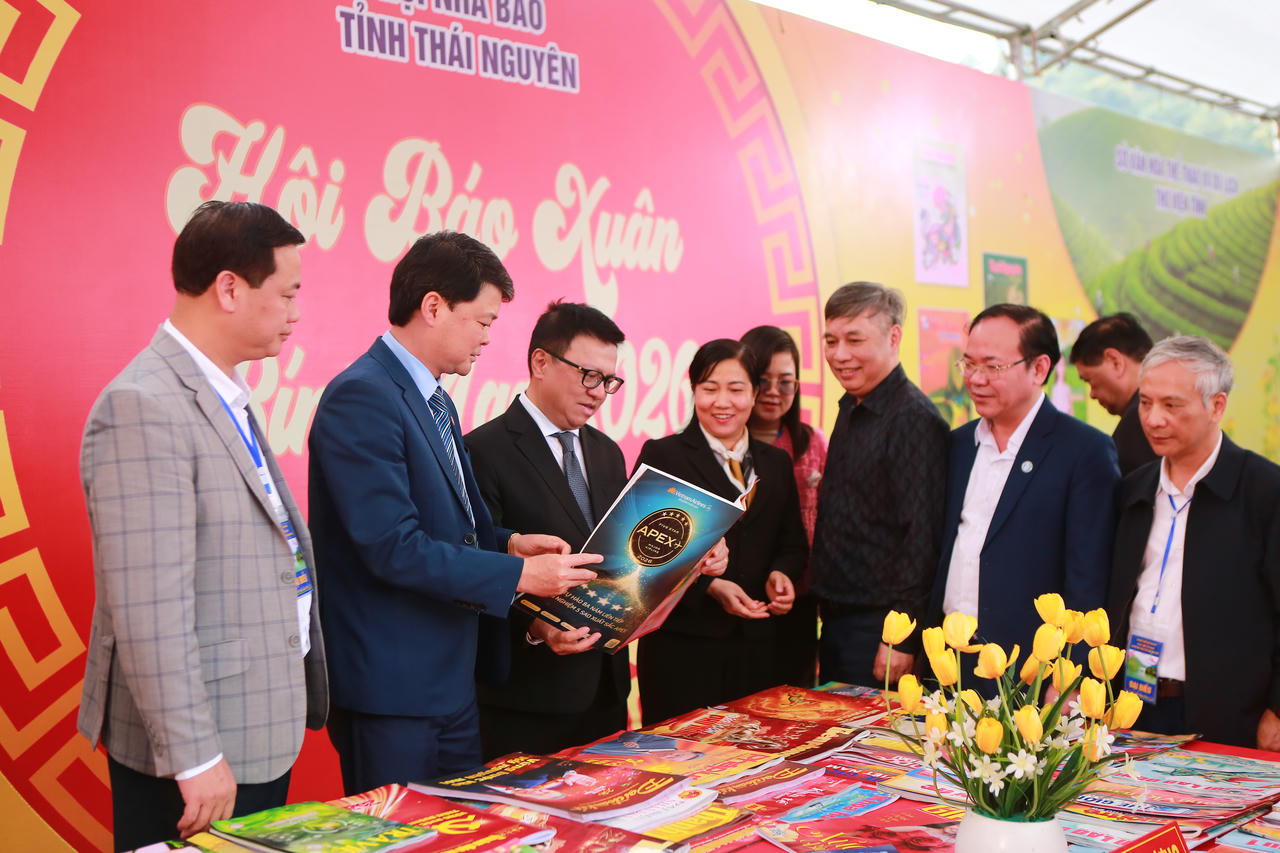 Lễ hội Lồng Tồng Ba Bể: Ngày xuân hội tụ văn hóa dân tộc và báo chí