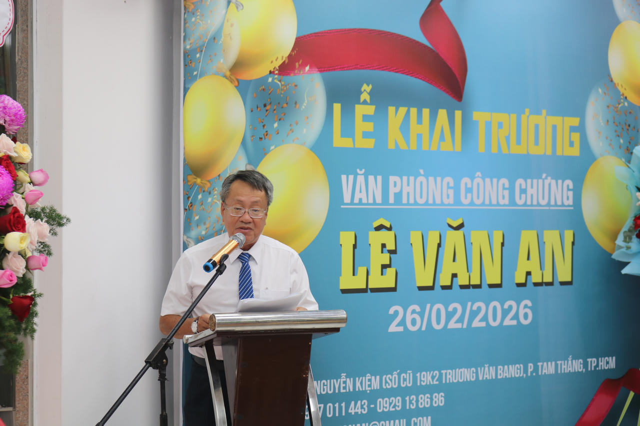 Ông Lê Văn An, Trưởng Văn phòng Công chứng Lê Văn An phát biểu tại buổi lễ.