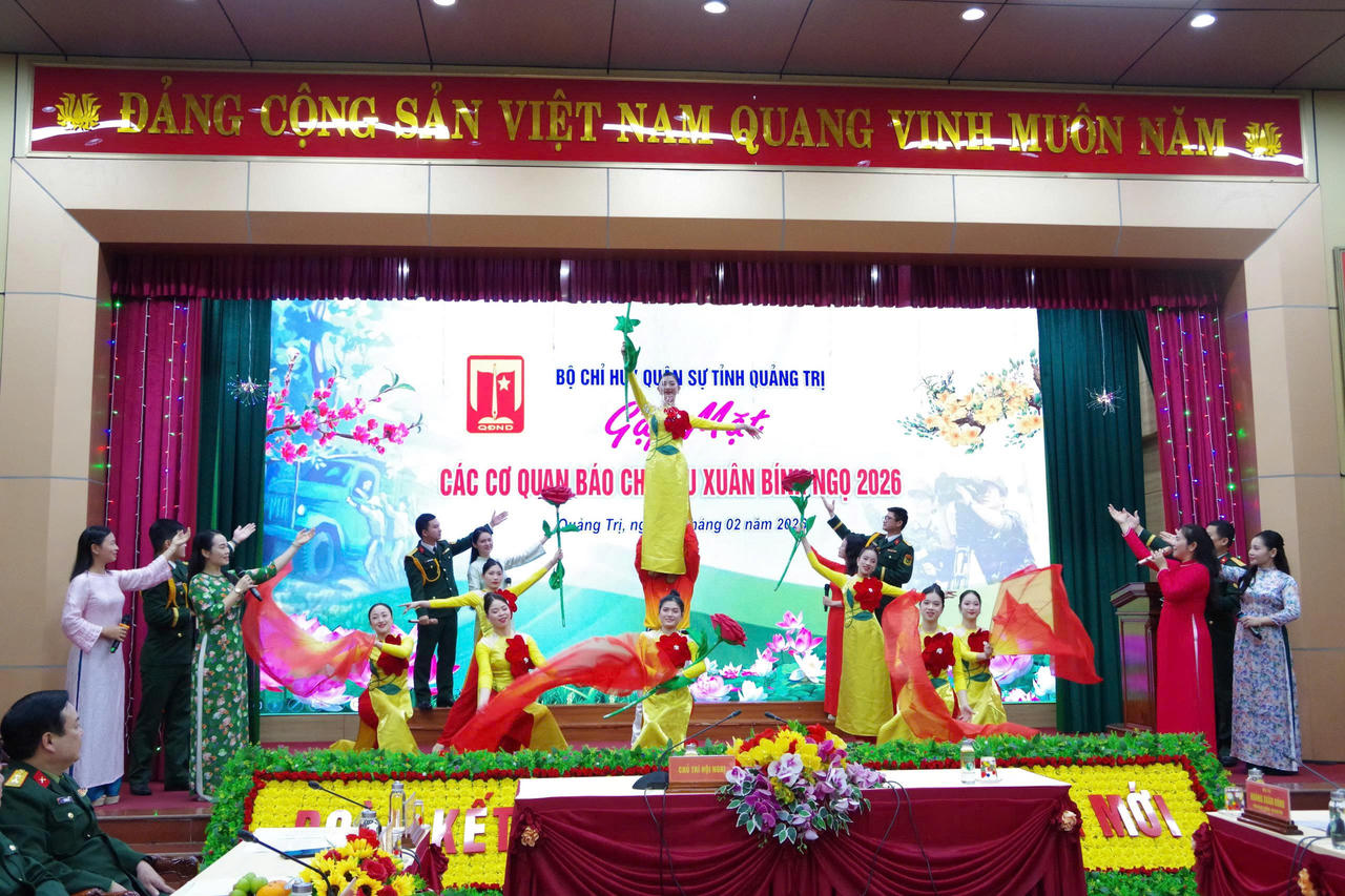 Tiết mục văn nghệ chào mừng.