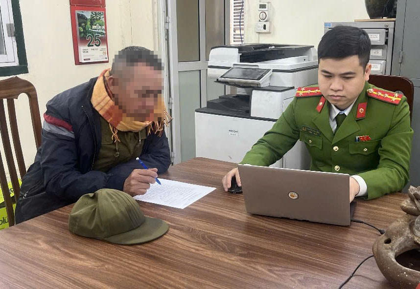 Tài xế xe ôm 'chặt chém' nữ du khách Mỹ ở Hà Nội khai gì?