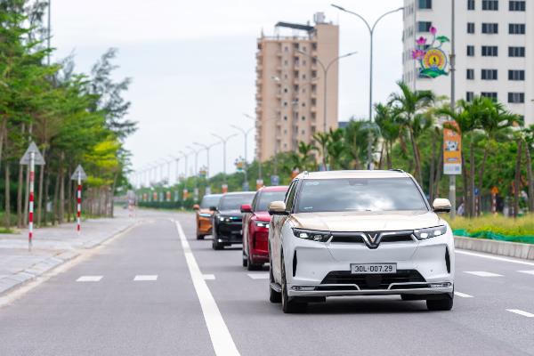 Chủ xe chia sẻ thẳng và thật về mẫu xe flagship VF 9 sau 1 tháng ‘về chung một nhà’: Trải nghiệm ‘out trình’ phân khúc SUV cỡ lớn