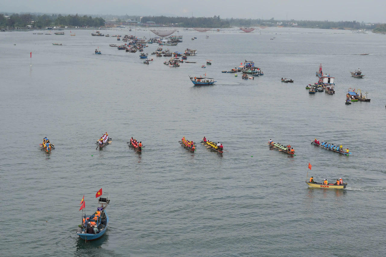 Đà Nẵng: Rộn ràng đua thuyền trên sông Thu Bồn dịp đầu Xuân Bính Ngọ