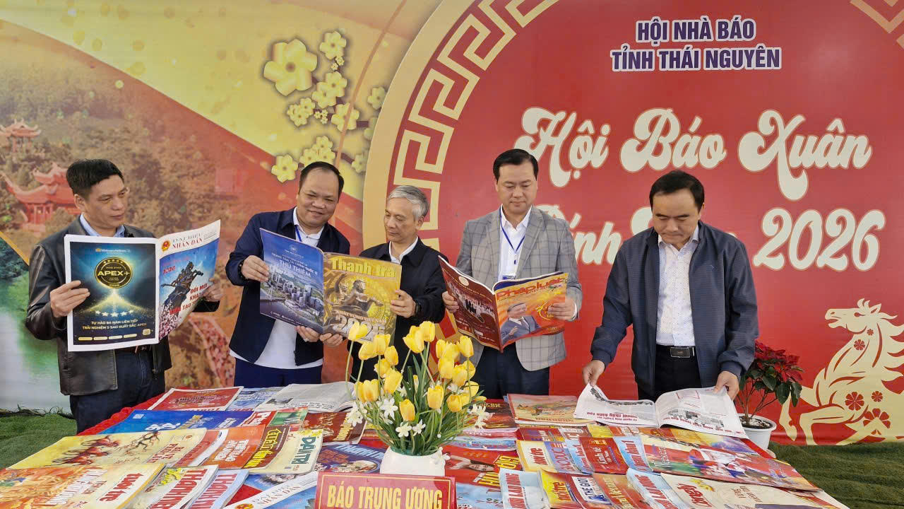 Lễ hội Lồng Tồng Ba Bể: Ngày xuân hội tụ văn hóa dân tộc và báo chí