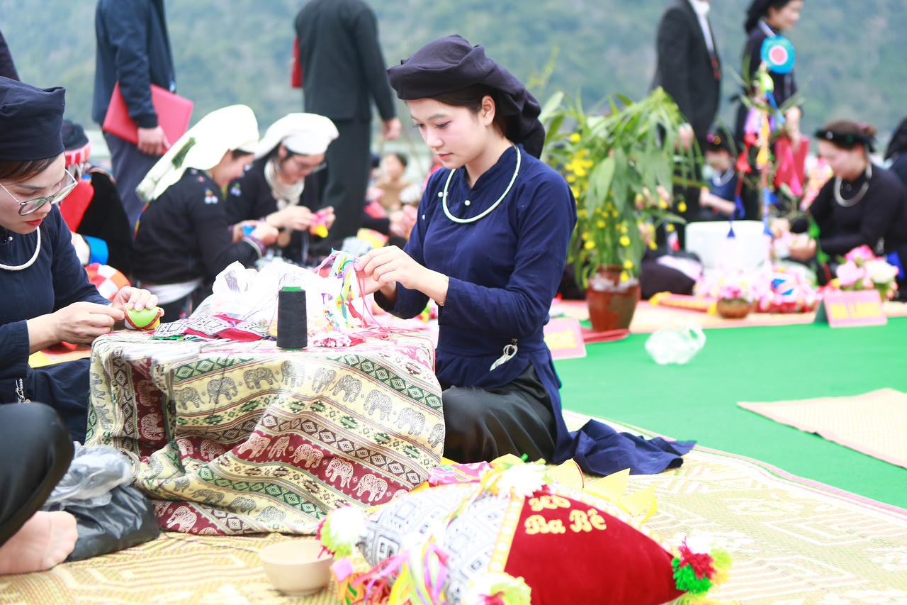 Lễ hội Lồng Tồng Ba Bể: Ngày xuân hội tụ văn hóa dân tộc và báo chí