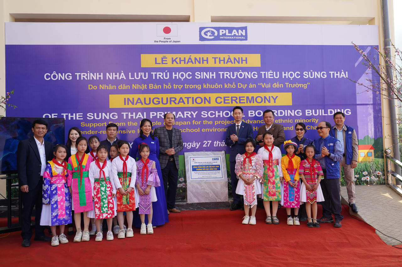 Khu bán trú học sinh được xây dựng với sự hỗ trợ tài chính từ Nhân dân Nhật Bản thông qua Bộ Ngoại giao Nhật Bản.