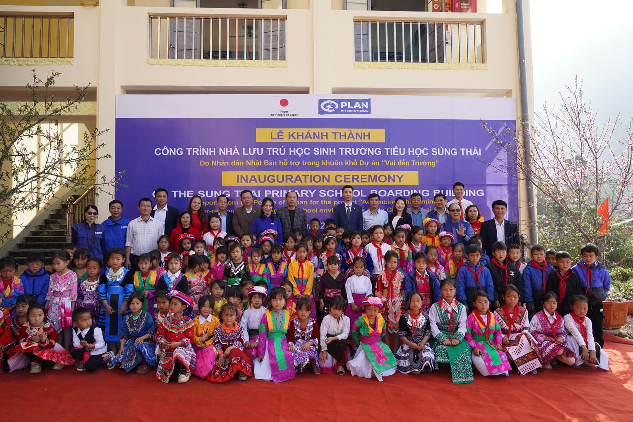 Thêm cơ hội đến trường cho học sinh vùng cao