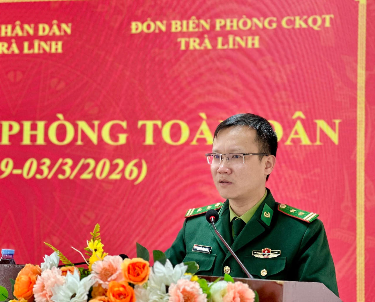 Đại diện Đồn Biên phòng Cửa khẩu Quốc tế Trà Lĩnh phát biểu tại buổi lễ. (Ảnh: PV)