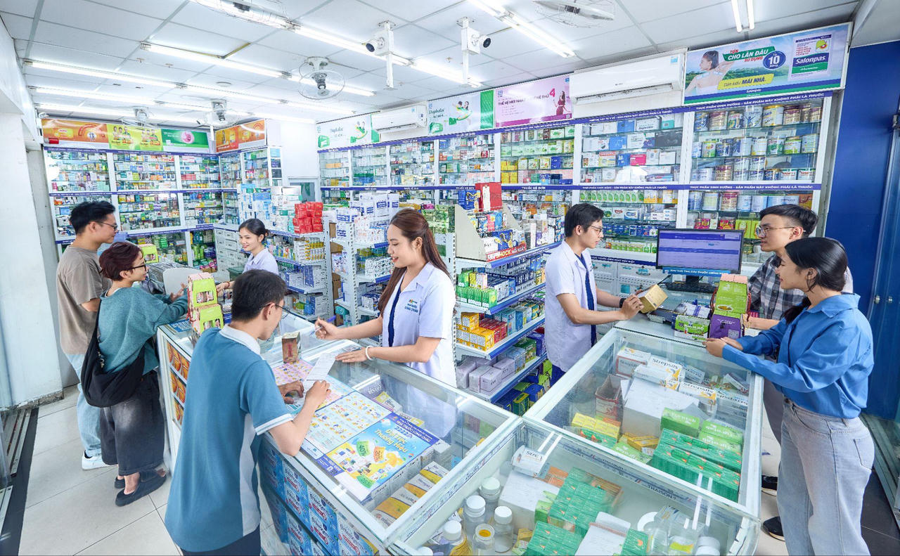 Hệ thống nhà thuốc và trung tâm tiêm chủng Long Châu hiện phục vụ khoảng 33 triệu khách hàng, tương đương ⅓ dân số Việt Nam.