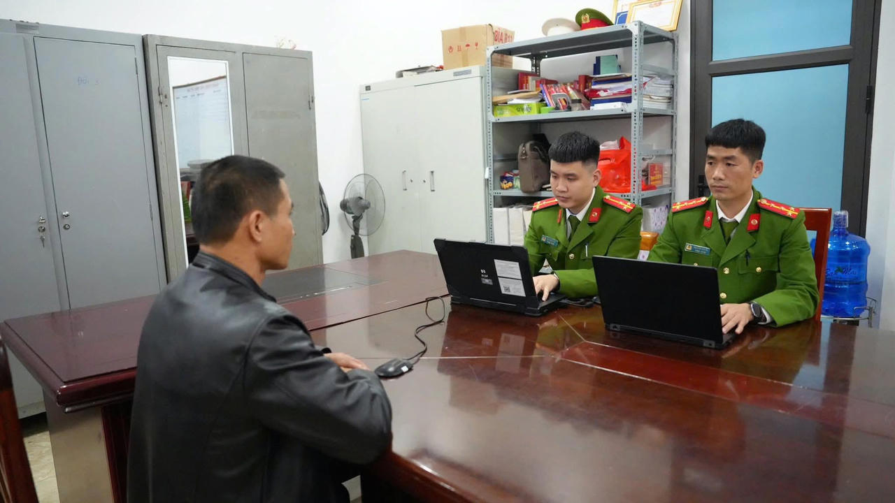 Bắt tạm giam lái tàu chở đá trong vụ lật tàu chở khách trên hồ Thác Bà