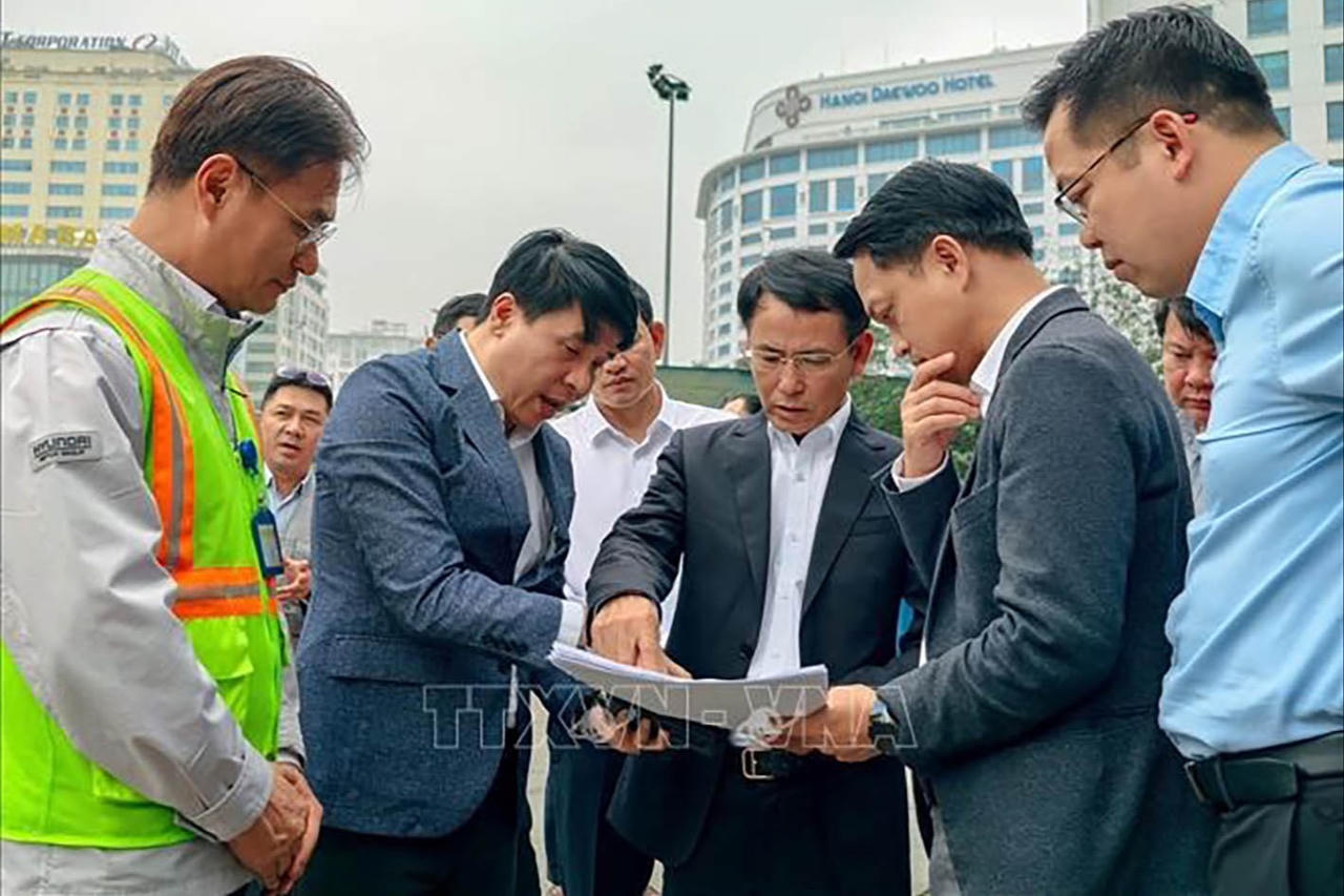 Metro Nhổn - Ga Hà Nội tăng tốc đoạn ngầm: Hoàn thiện đến đâu, trả lại mặt bằng đến đó