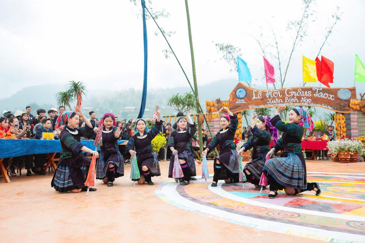 Đây là dịp để bà con gửi gắm ước vọng về một năm mới bình an, mùa màng thuận lợi, cuộc sống ấm no.