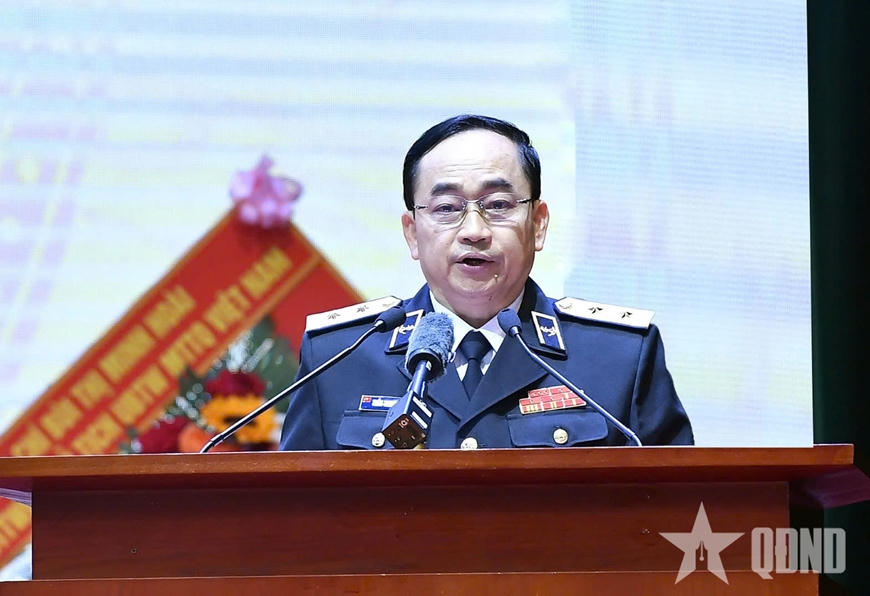 Phó đô đốc Trần Thanh Nghiêm, Ủy viên Trung ương Đảng, Tư lệnh Hải quân phát biểu tại buổi lễ. 