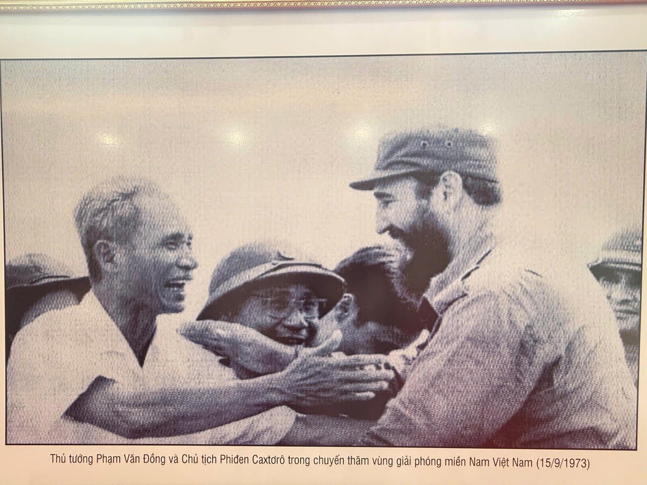 Thủ tướng Phạm Văn Đồng và lãnh tụ cách mạng Cuba&nbsp;Fidel Castro. (Ảnh tư liệu)