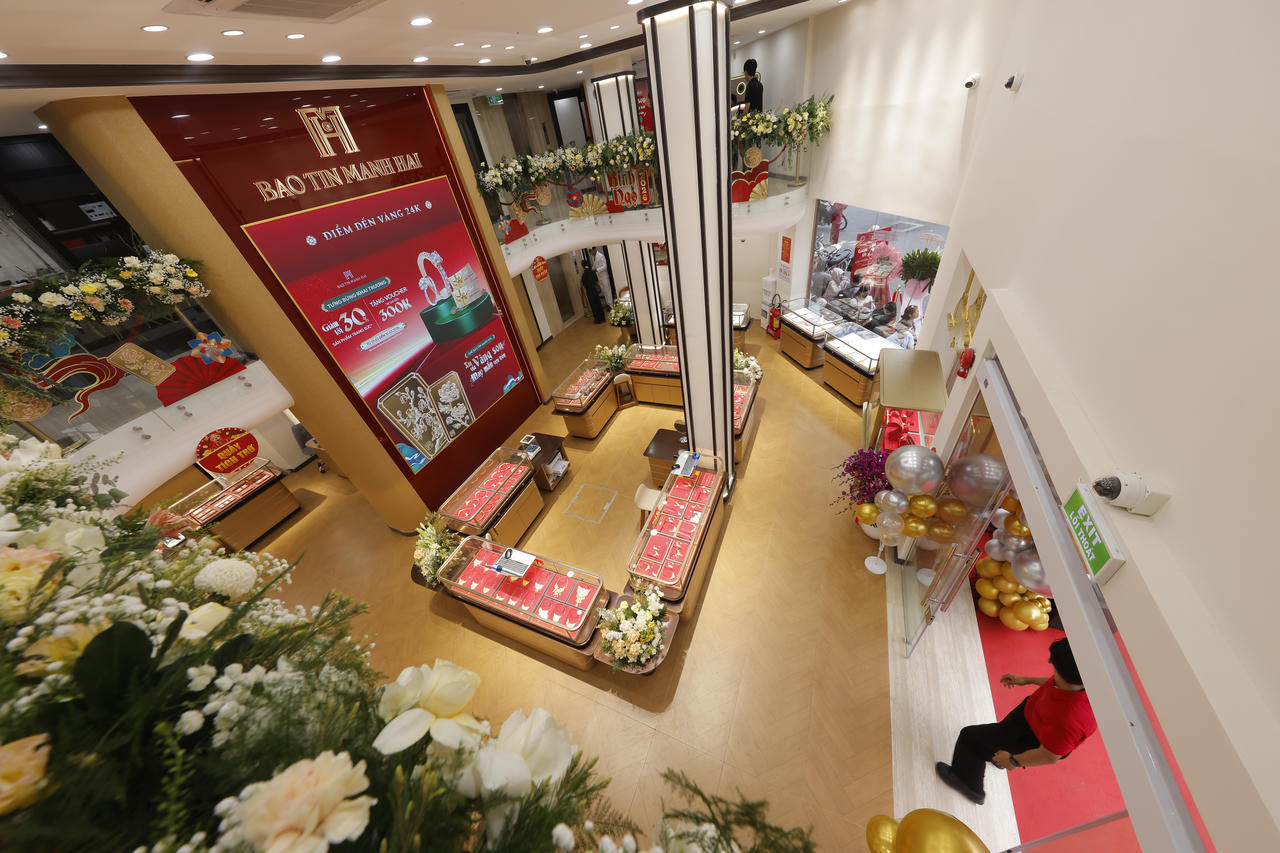 Khai trương cửa hàng lớn nhất của Bảo Tín Mạnh Hải tại Hồ Chí Minh