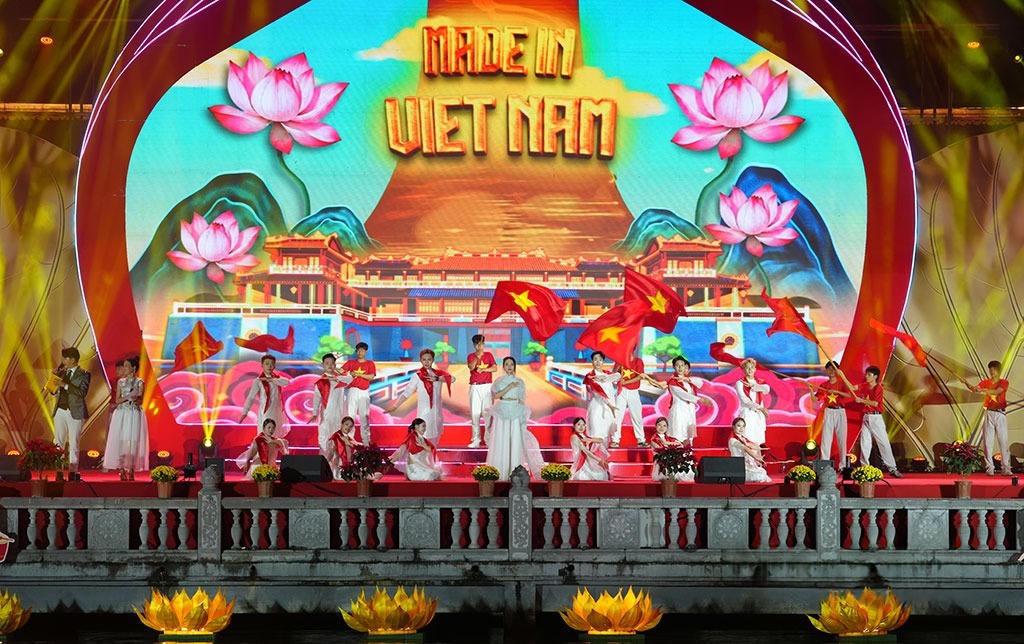 Tiết mục văn nghệ trong đại nhạc hội “Tam Chúc Concert 2026” (Ảnh: Trần Giang)