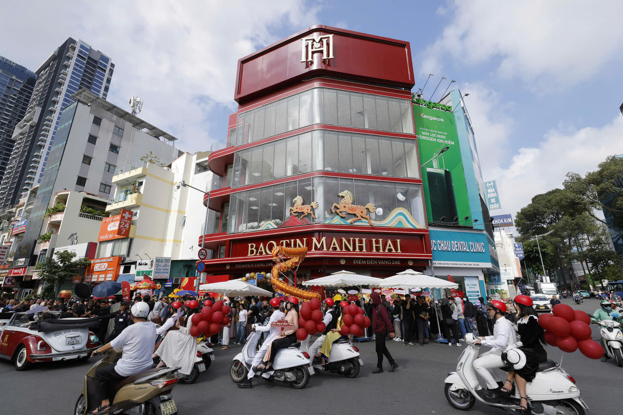 Cửa hàng tọa lạc tại ngã năm Cống Quỳnh, TP Hồ Chí Minh (ảnh BTMH)