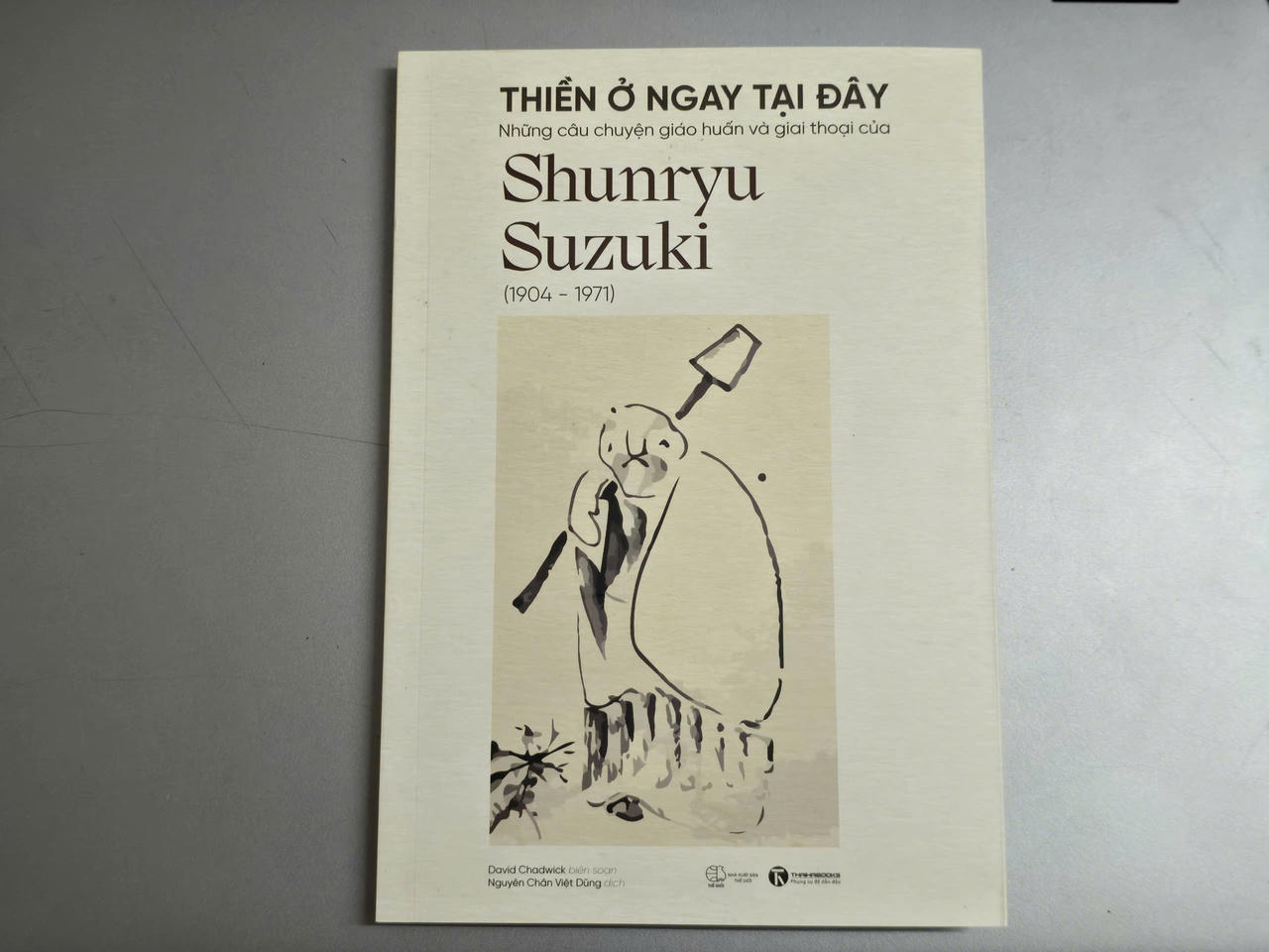 Sách “Thiền ở ngay tại đây’ với góc nhìn sâu sắc về thiền và đời sống tỉnh thức. (ảnh P.V)