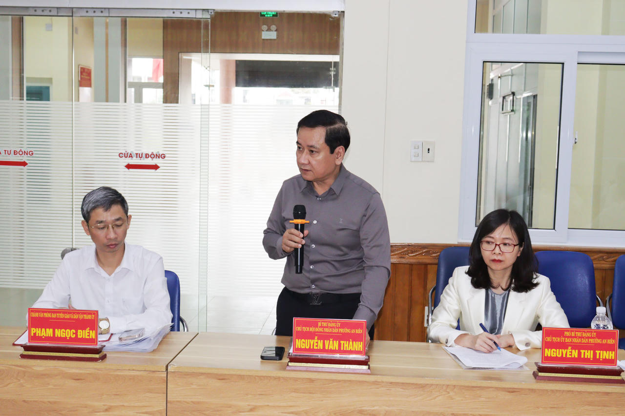 Ông&nbsp;Nguyễn Văn Thành, Bí thư Đảng ủy, Chủ tịch HĐND phường An Biên báo cáo tại cuộc làm việc.