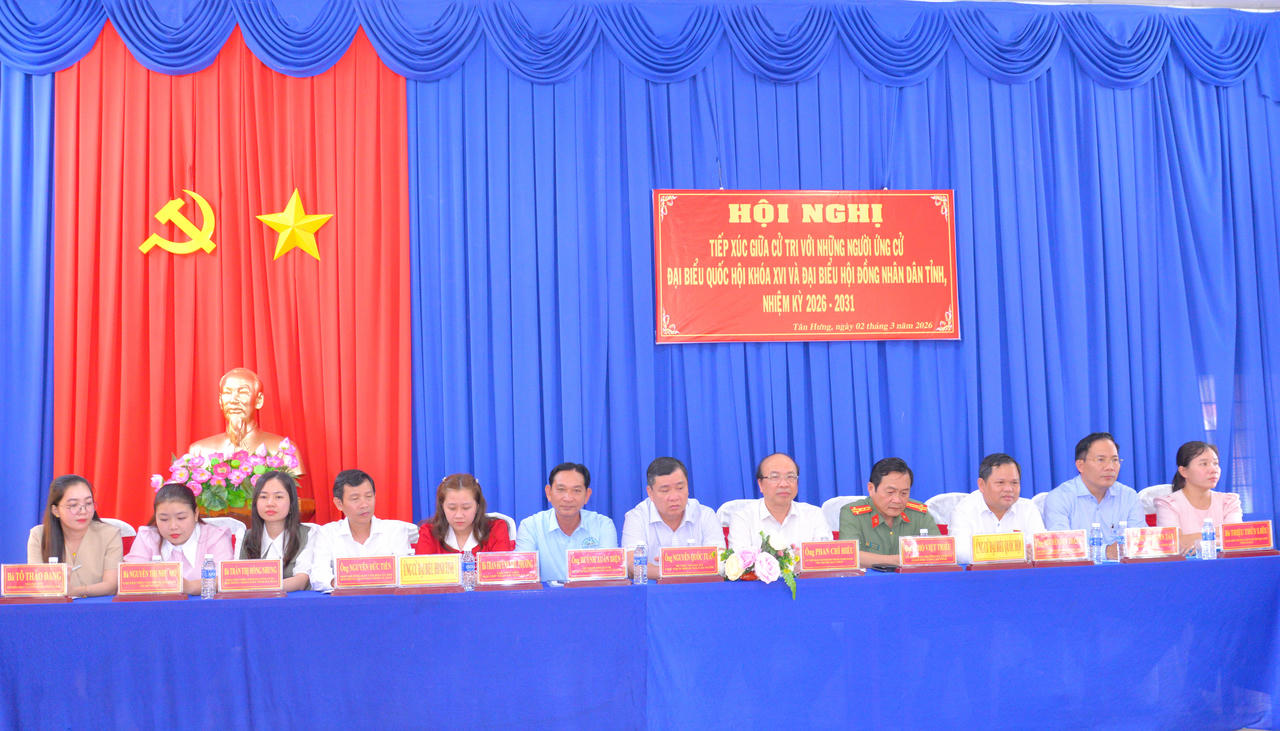 Ứng cử viên ĐBQH và đại biểu HĐND tỉnh Cà Mau dự Hội nghị tiếp xúc cử tri.