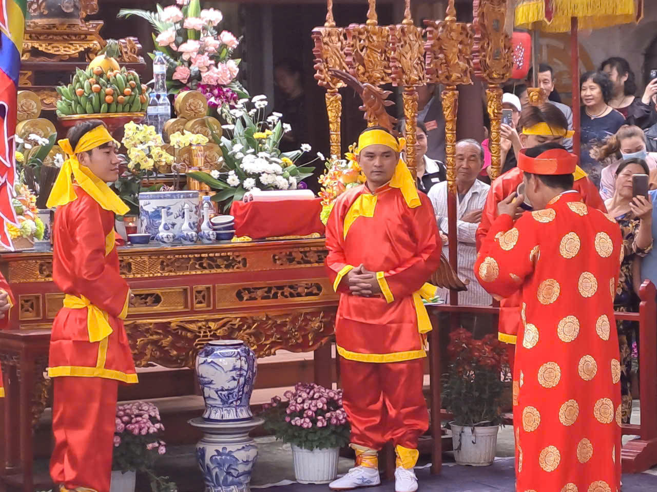 Độc đáo Nghi lễ 'chỉ trời vạch đất', lời thề trước thần linh tại Lễ hội Minh Thề