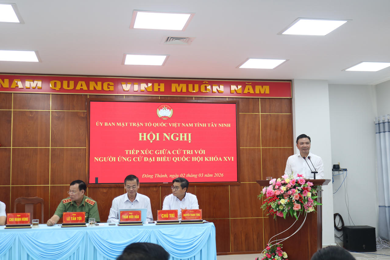 Ông&nbsp;Chu Mạnh Hùng trình bày chương trình hành động tại hội nghị.