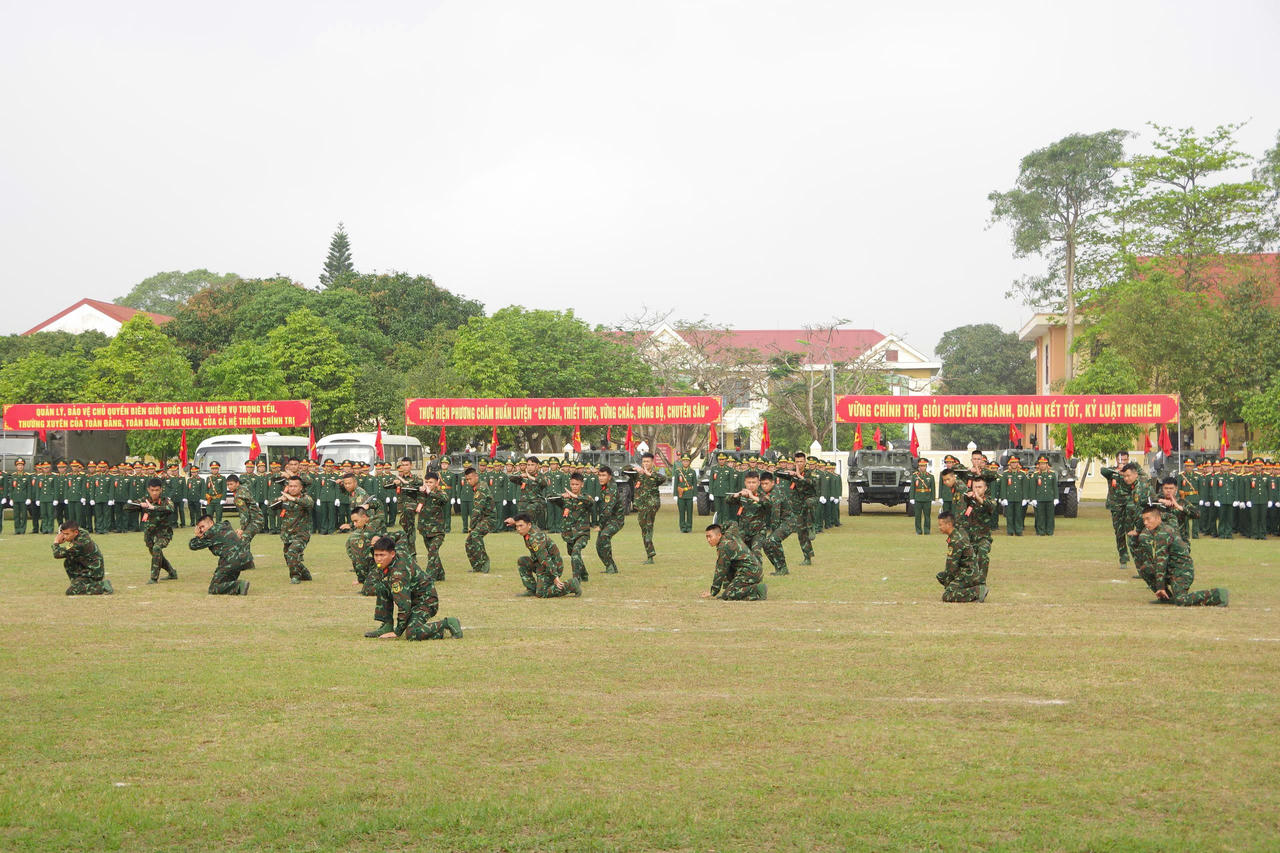 Quảng Trị ra quân huấn luyện 2026: Siết kỷ luật, nâng chất lượng, sẵn sàng mọi tình huống