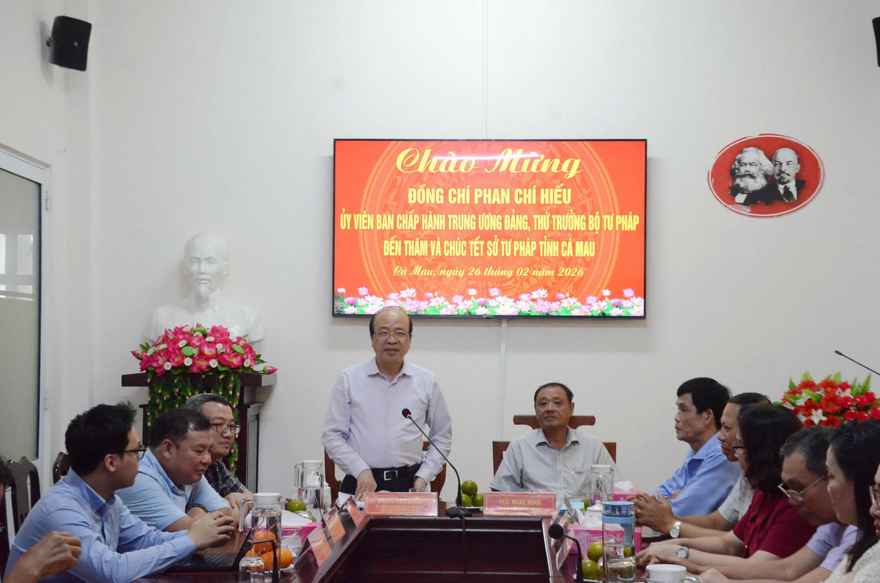 Thứ trưởng Bộ Tư ph&aacute;p Phan Ch&iacute; Hiếu tại buổi thăm v&agrave; l&agrave;m việc với Sở Tư ph&aacute;p tỉnh C&agrave; Mau&nbsp;