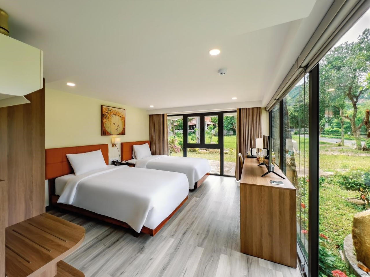 Nghỉ dưỡng Lâm Viên Hotel & Retreat Núi Cấm.