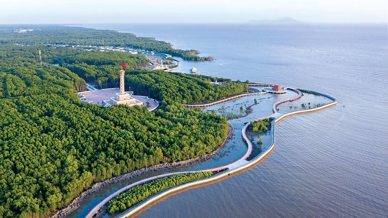 C&agrave; Mau - v&ugrave;ng đất cực Nam của Tổ quốc l&agrave; nơi c&oacute; vị tr&iacute; địa ch&iacute;nh trị đặc biệt quan trọng, v&ugrave;ng đất gi&agrave;u truyền thống c&aacute;ch mạng, c&oacute; bản sắc văn h&oacute;a phong ph&uacute;, đa dạng