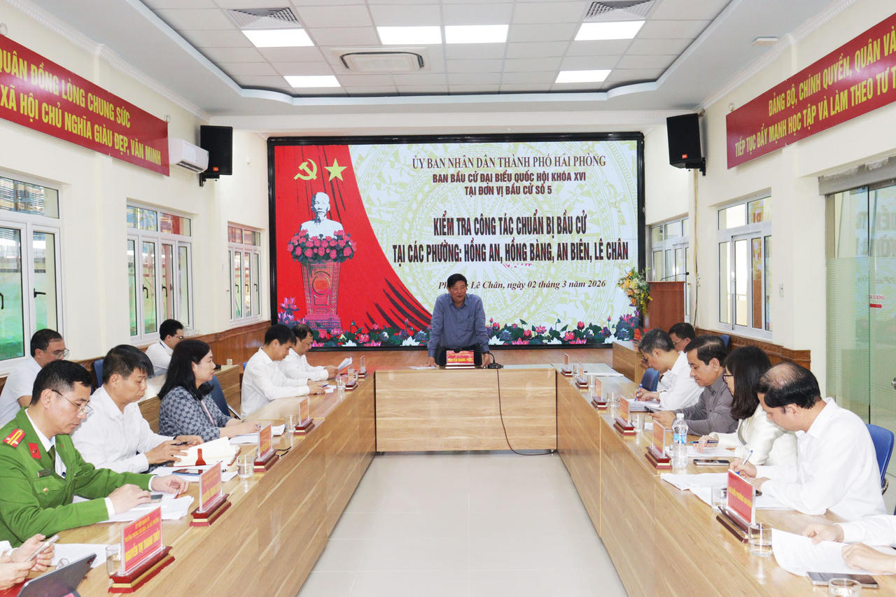 Ông Nguyễn Quang Phúc, Trưởng Ban Tuyên giáo và Dân vận Thành ủy phát biểu tại cuộc làm việc.