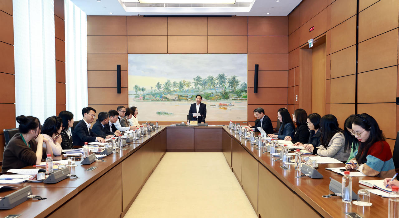 Tổng Thư ký Quốc hội, Chủ nhiệm VPQH Lê Quang Mạnh, Chánh Văn phòng Hội đồng Bầu cử quốc gia phát biểu tại phiên họp của Văn phòng Hội đồng Bầu cử quốc gia, triển khai công tác chuẩn bị bầu cử ĐBQH khóa XVI và đại biểu HĐND các cấp, nhiệm kỳ 2026 - 2031, ngày 26/12/2025. (Ảnh: Trung Thành)