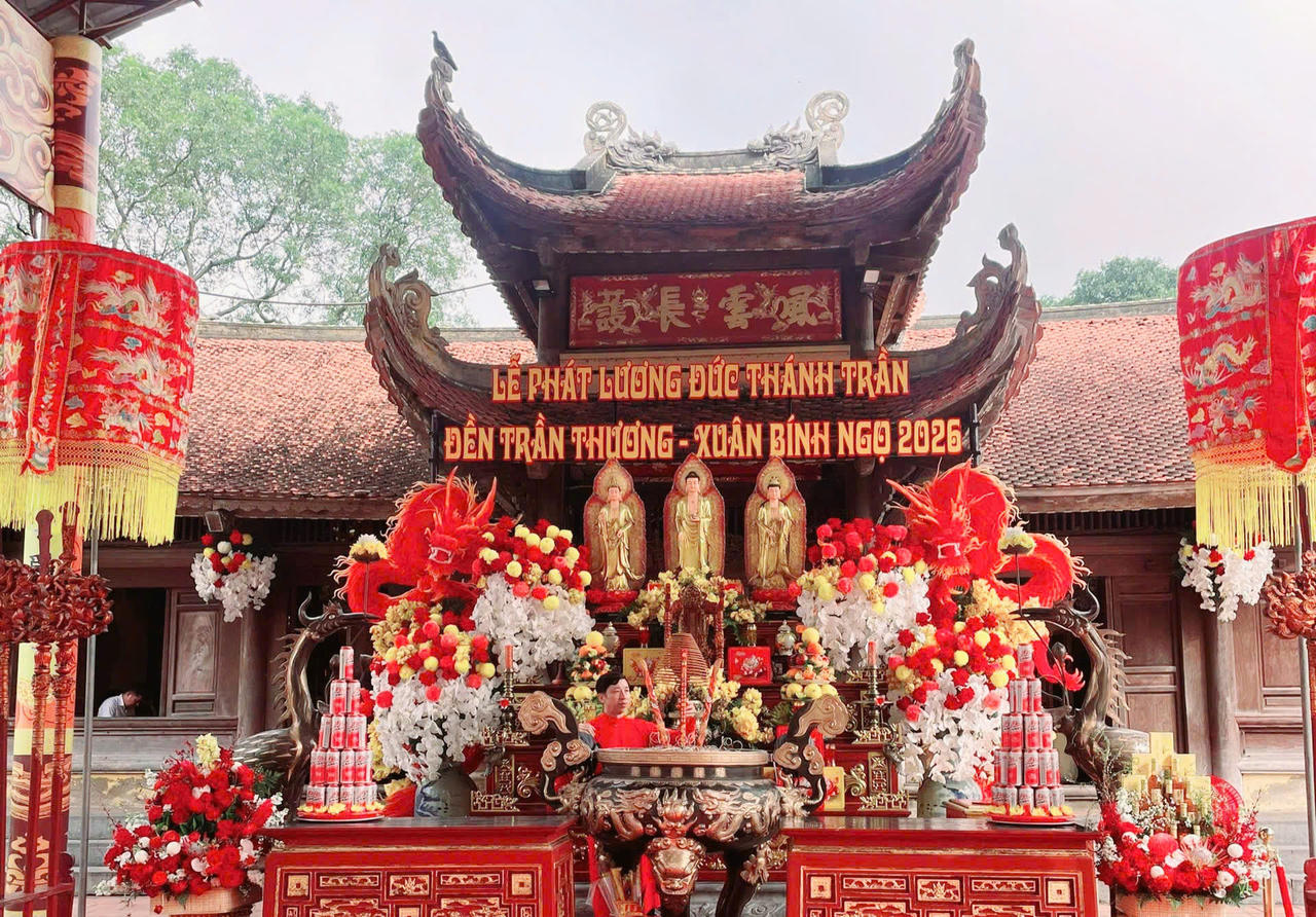 Tương truyền rằng, Đền Trần Thương là kho lương chính để phục vụ cuộc kháng chiến chống quân Nguyên - Mông lần thứ 2 (năm 1285).