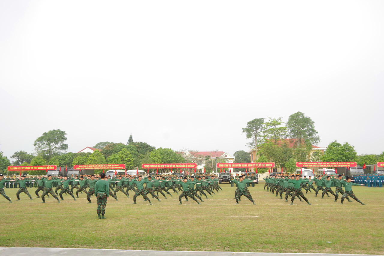 Quảng Trị ra quân huấn luyện 2026: Siết kỷ luật, nâng chất lượng, sẵn sàng mọi tình huống