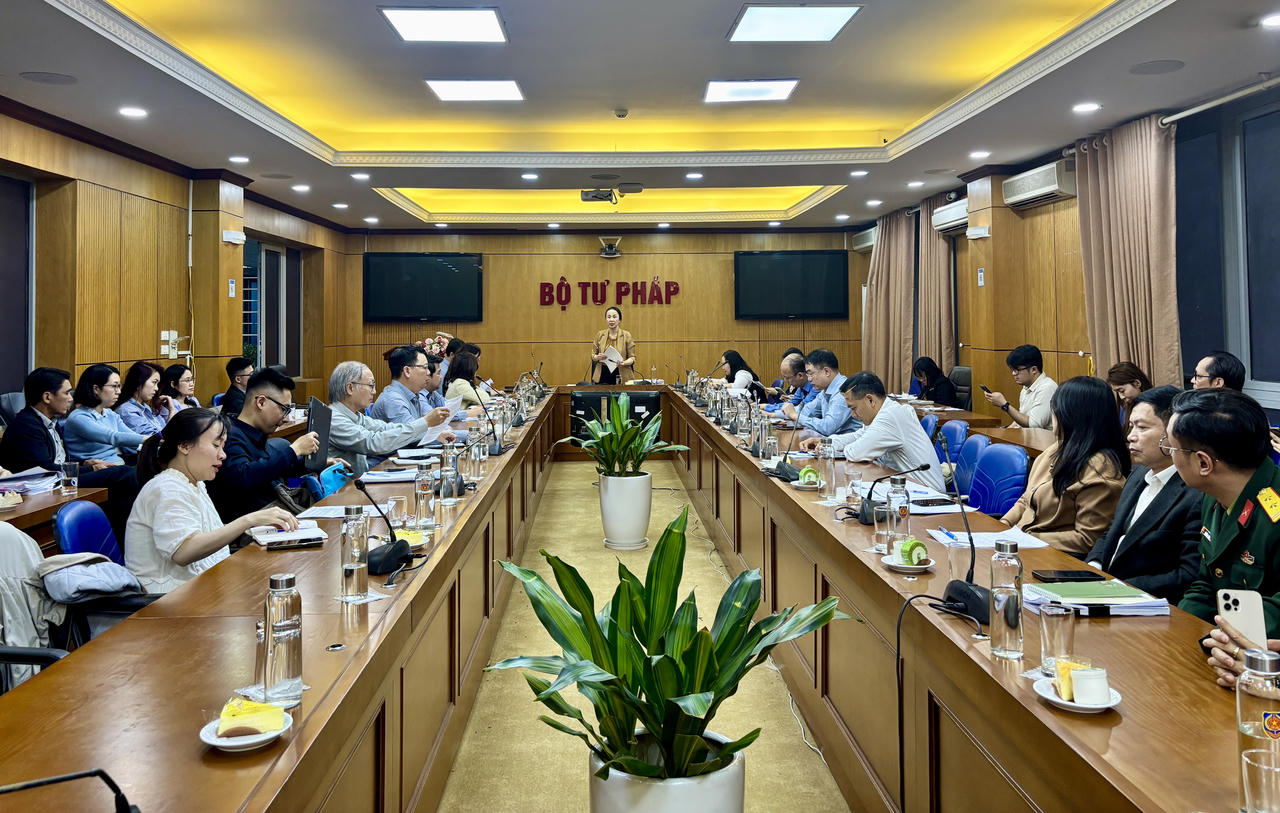 Sửa đổi 4 luật về thương mại, cạnh tranh: Đẩy mạnh phân cấp, cải cách thủ tục hành chính