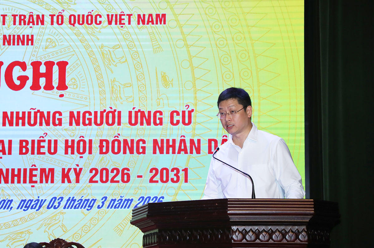 Ông Trần Huy Phương, Phó Bí thư Tỉnh ủy, Chủ nhiệm Ủy ban Kiểm tra Tỉnh ủy Bắc Ninh phát biểu tại Hội nghị.