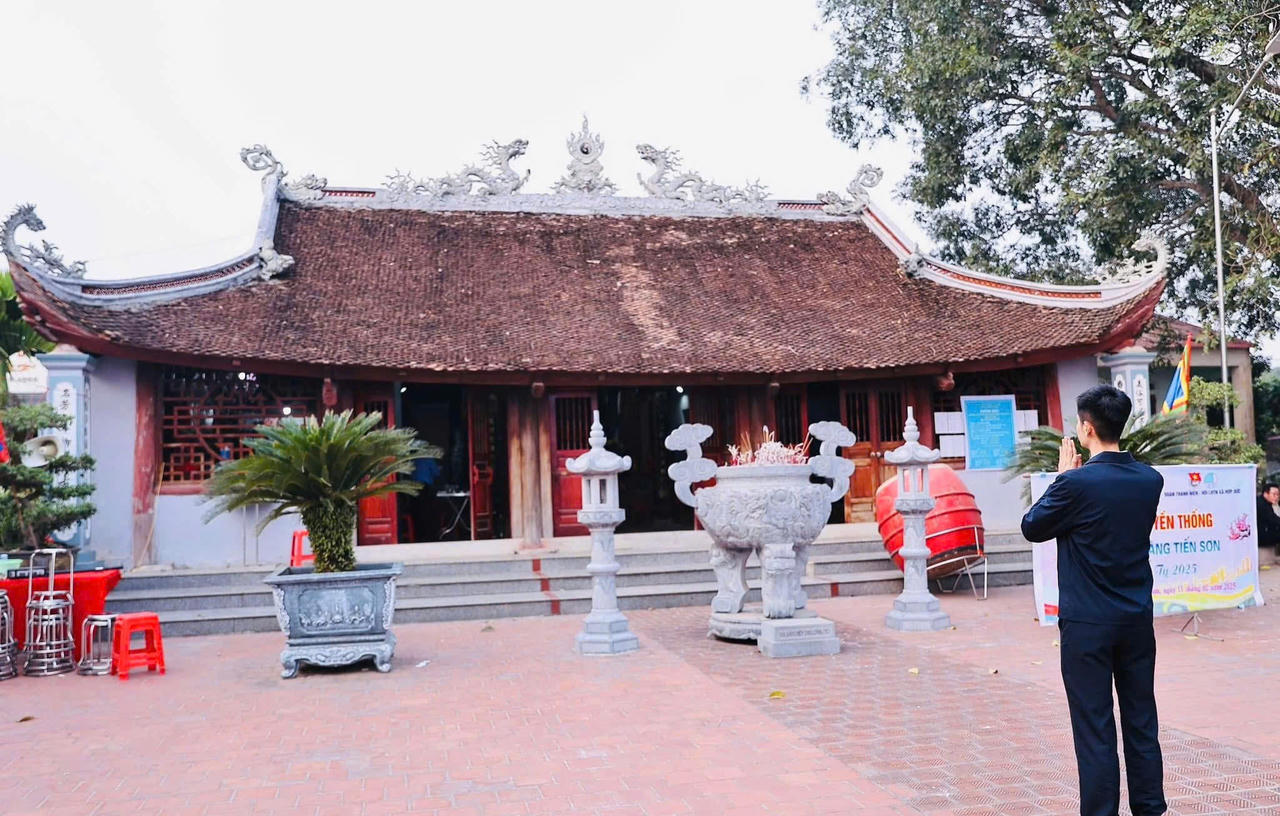 Đình làng Tiến Sơn.