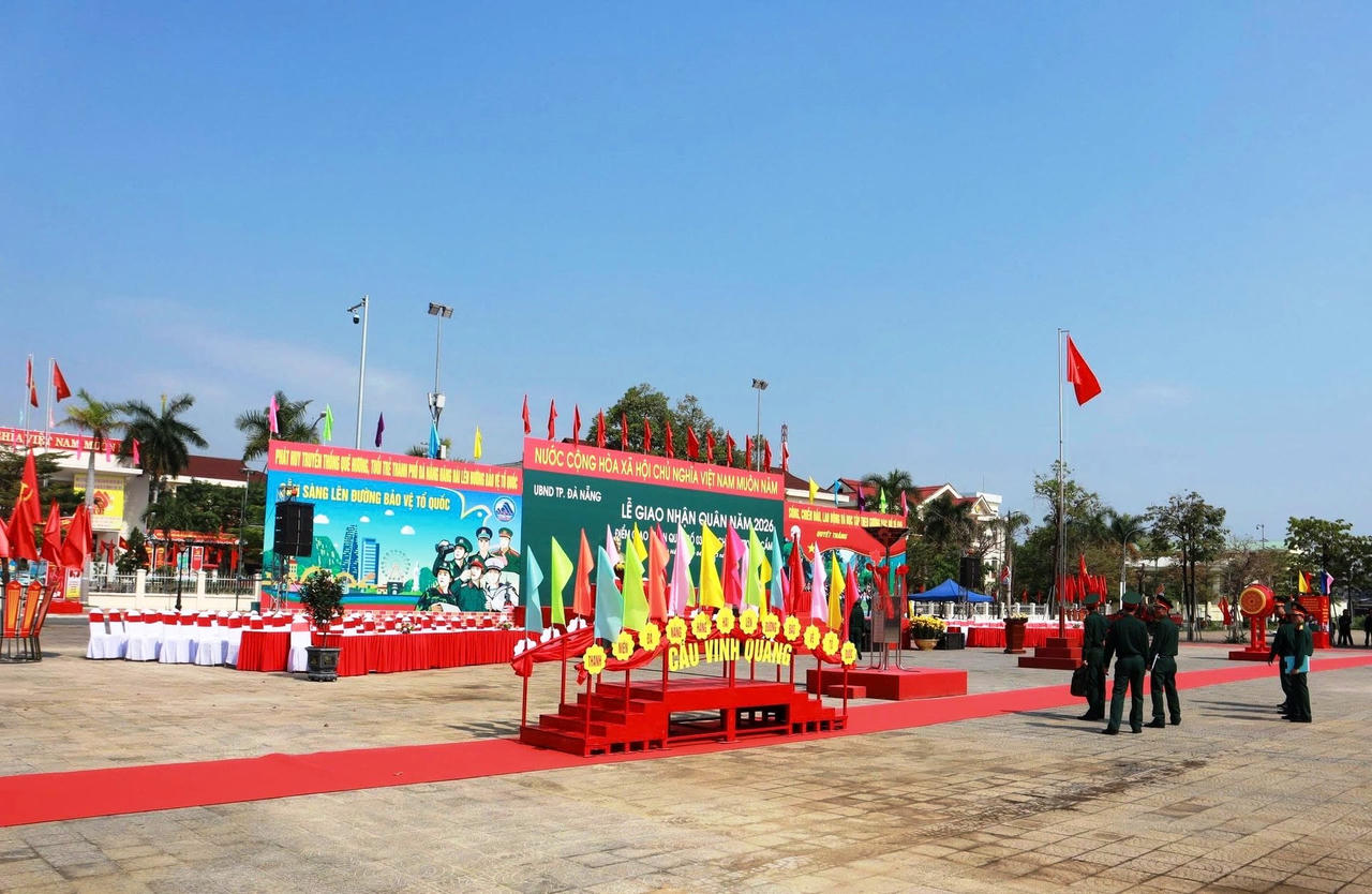 Toàn cảnh khu vực tổ chức Lễ giao, nhận quân năm 2026 tại Đà Nẵng, sẵn sàng cho ngày hội tòng quân của tuổi trẻ Đà Nẵng.