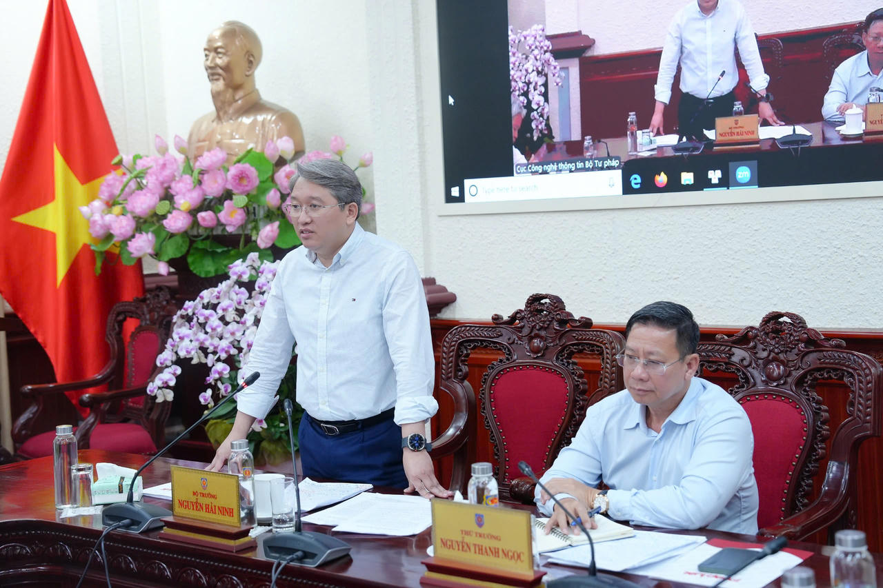 Bộ trưởng Nguyễn Hải Ninh kết luận buổi làm việc.