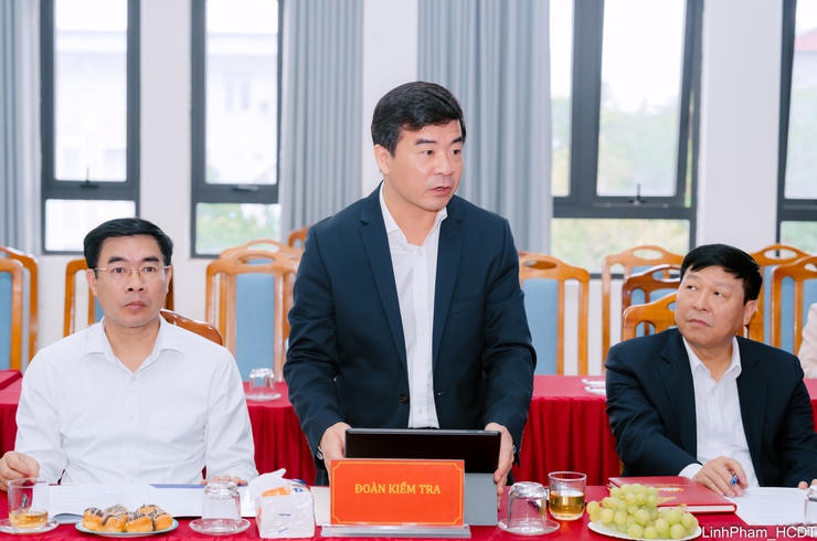 Lãnh đạo Sở Nội vụ phát biểu, trao đổi về phương án xử lý các tình huống phát sinh trong quá trình bầu cử. (Ảnh: hanoi.gov)