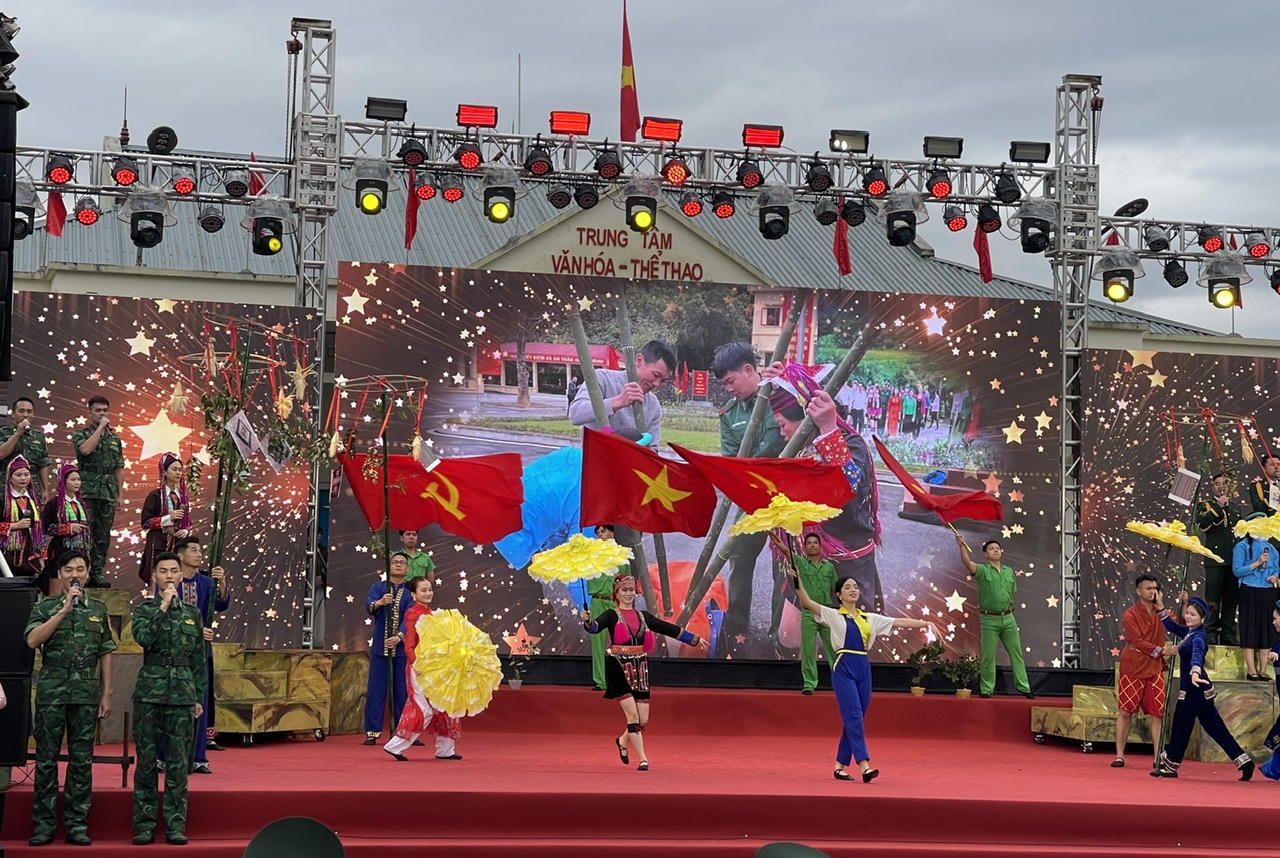 Trung tướng Nguyễn Anh Tuấn dự “Ngày hội Biên phòng toàn dân” tại Quảng Ninh