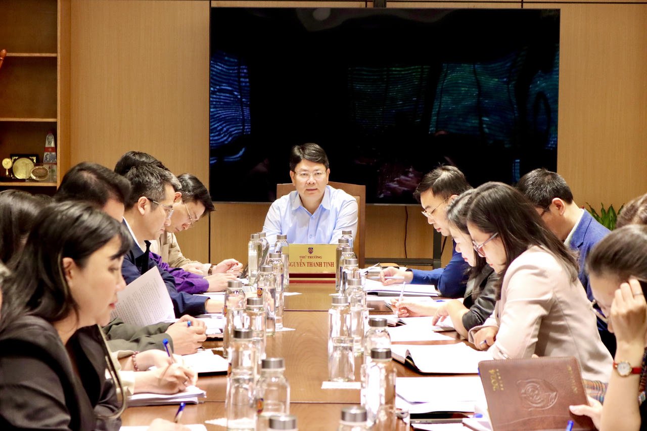 Thứ trưởng Nguyễn Thanh Tịnh làm việc với Văn phòng Bộ về nhiệm vụ công tác Quý I/2026