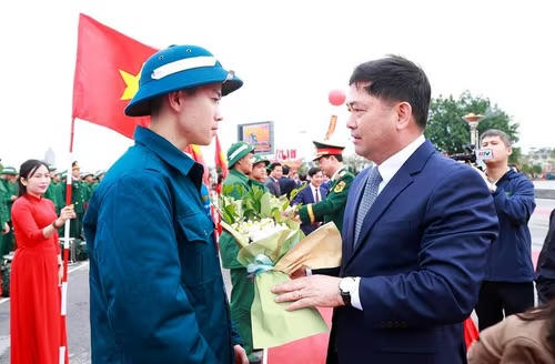 Hơn 5.000 thanh niên Bắc Ninh hăng hái lên đường nhập ngũ