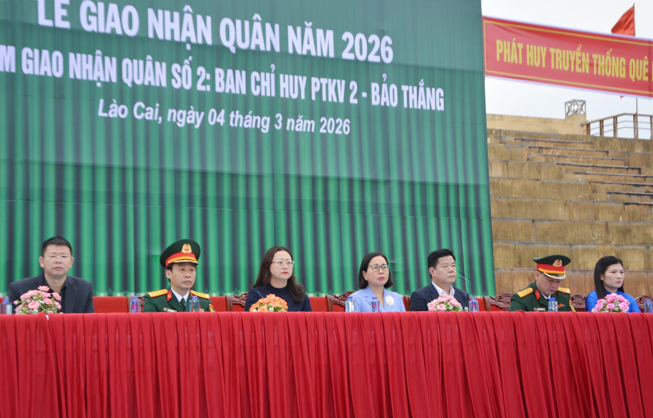 Các đại biểu tham dự buổi lễ.