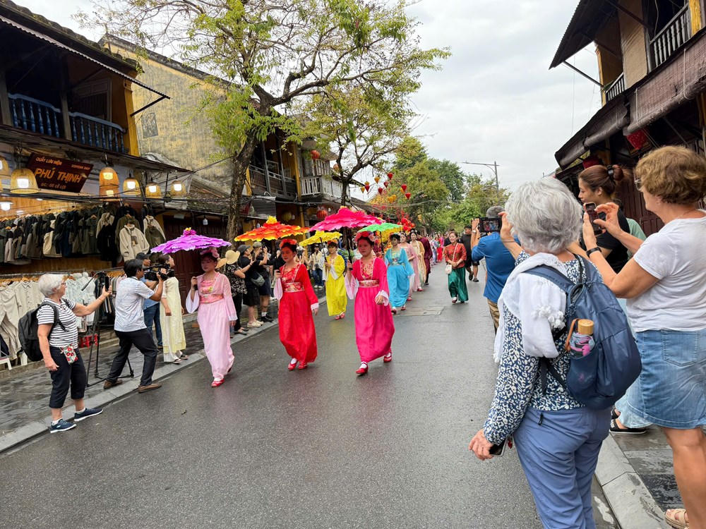 Tết Nguyên tiêu rộn ràng giữa lòng phố cổ Hội An